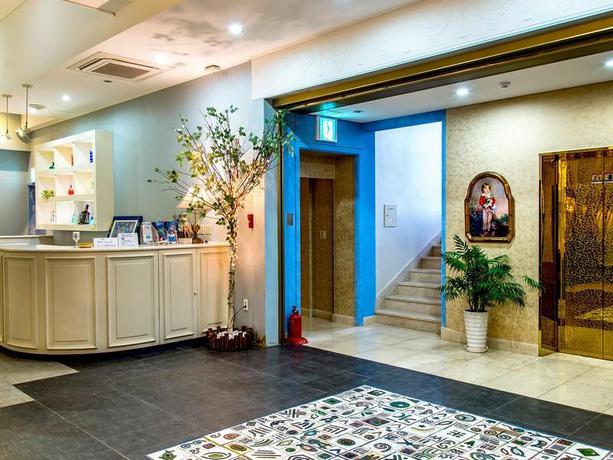 Imagen de los interiores del Hotel Whitehouse. Foto 7