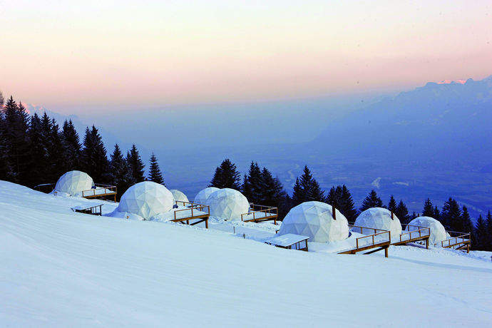 Imagen de los exteriores del Hotel Whitepod. Foto 7