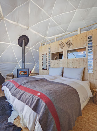 Imagen de los exteriores del Hotel Whitepod. Foto 10