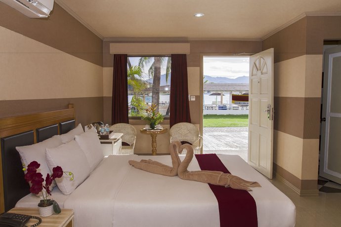 Imagen de la habitación del Hotel Whiterock Beach Resort. Foto 5