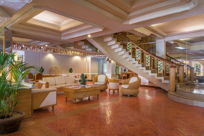 Imagen de los interiores del Hotel Whiterock Beach Resort. Foto 20