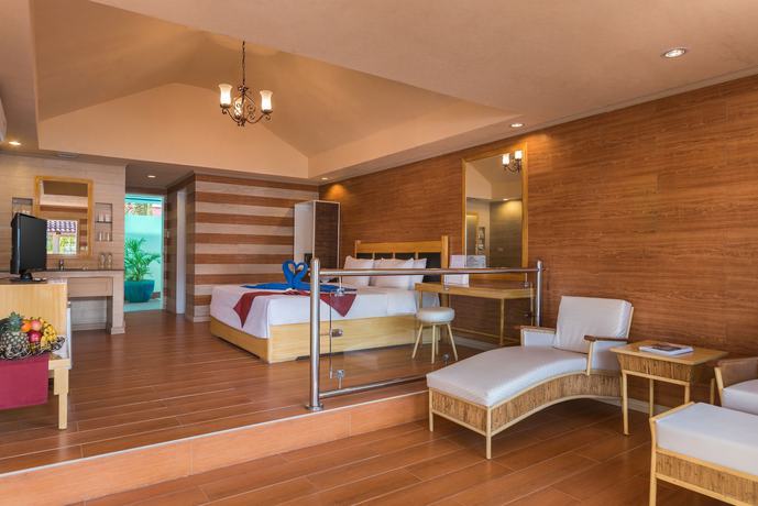 Imagen de la habitación del Hotel Whiterock Beach Resort. Foto 9