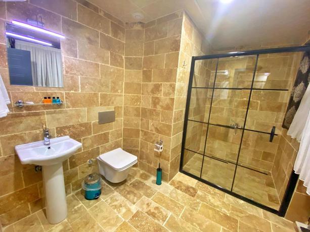 Imagen de la habitación del Hotel Whitestone. Foto 2