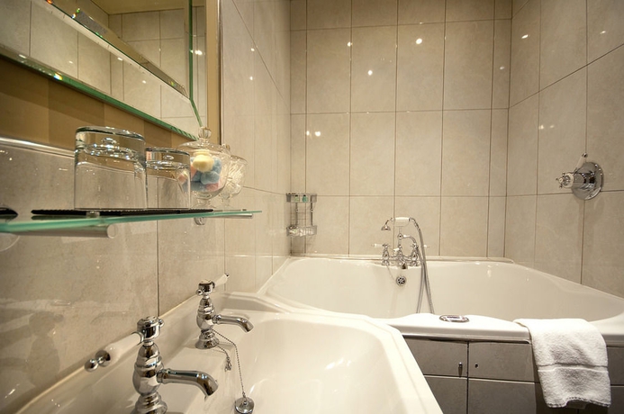 Imagen de la habitación del Hotel Whitley Hall. Foto 3