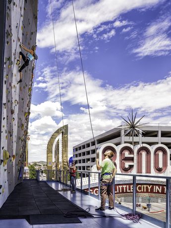 Imagen de los interiores del Hotel Whitney Peak Reno, Tapestry Collection By Hilton. Foto 16