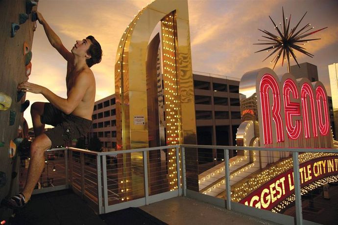 Imagen de los exteriores del Hotel Whitney Peak Reno, Tapestry Collection By Hilton. Foto 13