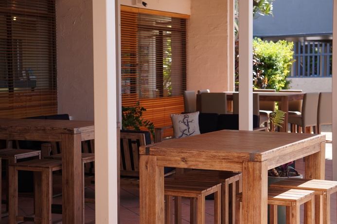 Imagen del bar/restaurante del Hotel Whitsunday Terraces Airlie Beach. Foto 6