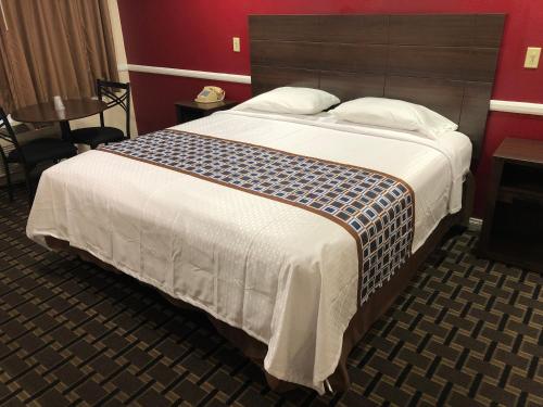 Imagen general del Hotel Whittier Travel Inn. Foto 1