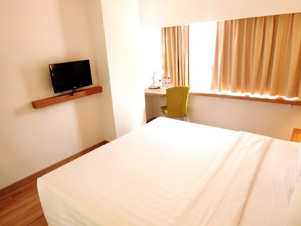 Imagen de la habitación del Hotel Whiz Cikini Jakarta - Chse Certified. Foto 6