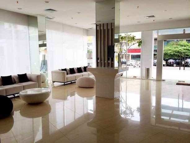 Imagen del bar/restaurante del Hotel Whiz Cikini Jakarta - Chse Certified. Foto 3