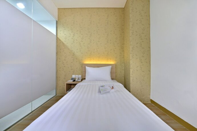 Imagen de la habitación del Hotel Whiz Falatehan Jakarta - Chse Certified. Foto 8