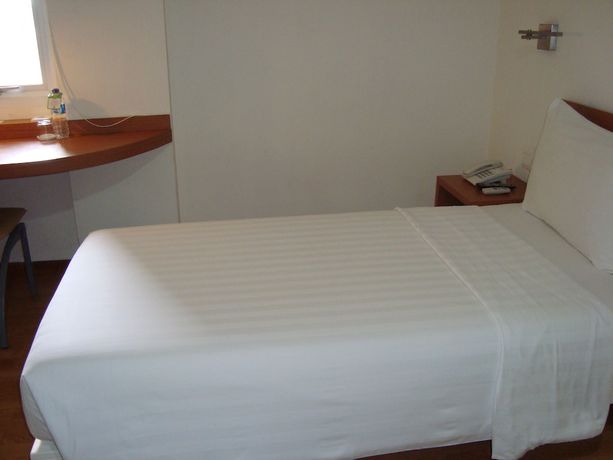 Imagen de la habitación del Hotel Whiz Malioboro Yogyakarta. Foto 12