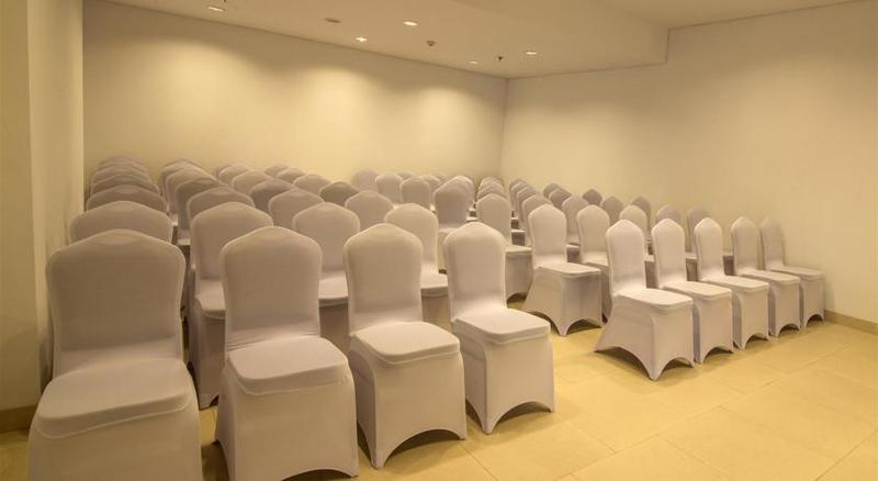 Imagen de los interiores del Hotel Whiz Prime Balikpapan - Chse Certified. Foto 10