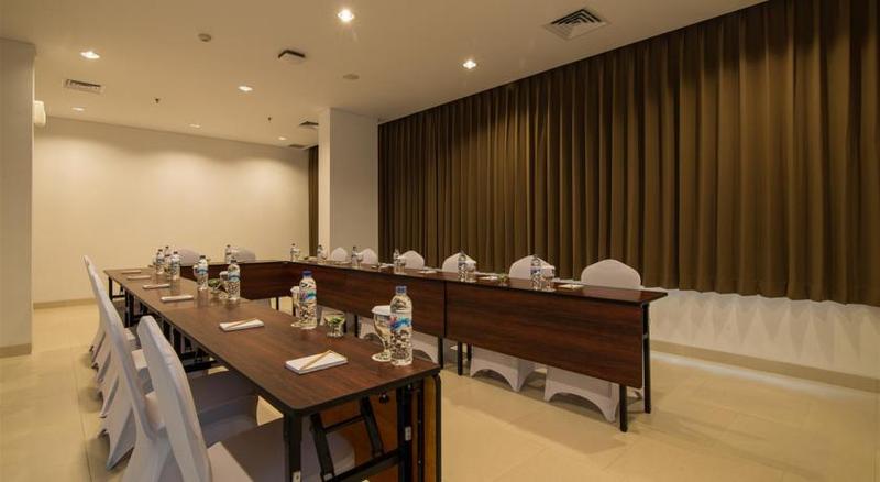 Imagen de los interiores del Hotel Whiz Prime Balikpapan - Chse Certified. Foto 11