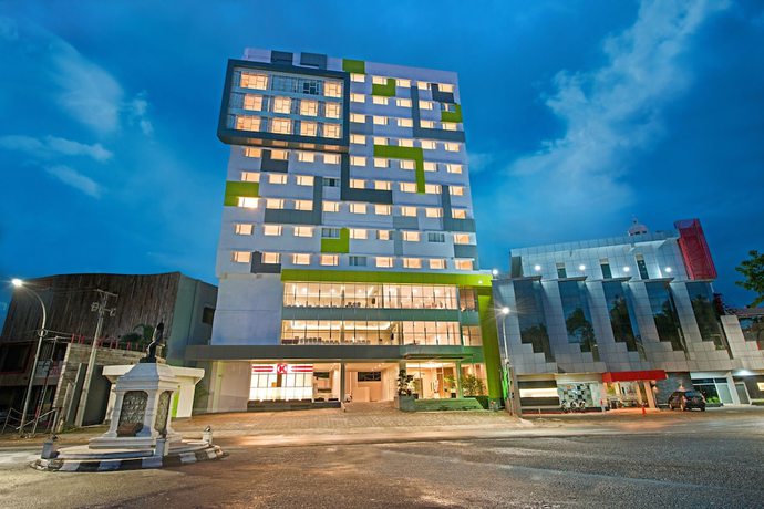 Imagen general del Hotel Whiz Prime Hasanuddin Makassar - Chse Certified. Foto 2