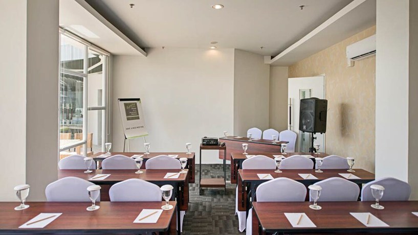 Imagen de los interiores del Hotel Whiz Prime Hasanuddin Makassar - Chse Certified. Foto 18