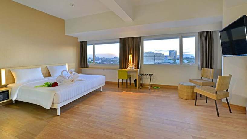 Imagen de la habitación del Hotel Whiz Prime Hasanuddin Makassar - Chse Certified. Foto 14