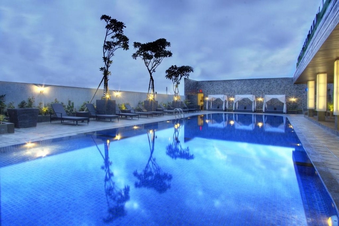 Imagen general del Hotel Whiz Prime Kelapa Gading. Foto 7