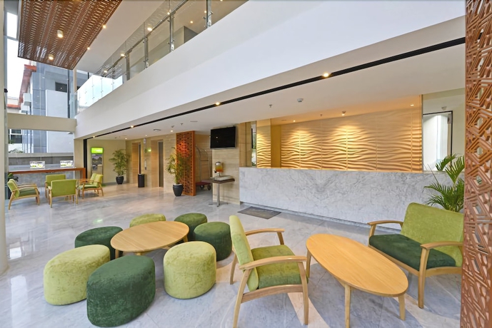 Imagen de los interiores del Hotel Whiz Prime Khatib Sulaiman Padang - Chse Certified. Foto 9