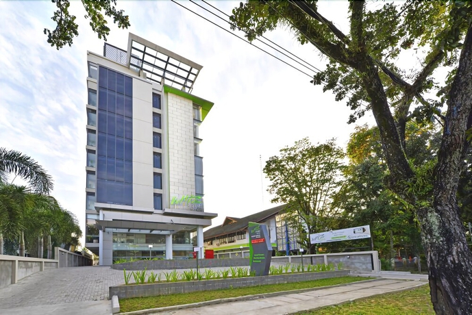 Imagen general del Hotel Whiz Prime Khatib Sulaiman Padang - Chse Certified. Foto 2