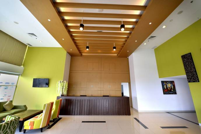 Imagen de los interiores del Hotel Whiz Prime Megamas Manado - Chse Certified. Foto 7