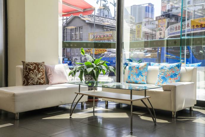 Imagen de los interiores del Hotel Wholesome. Foto 8