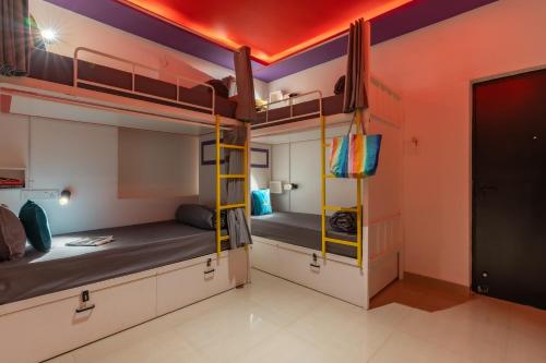 Imagen de la habitación del Hotel Whoopers Boutique Morjim. Foto 16