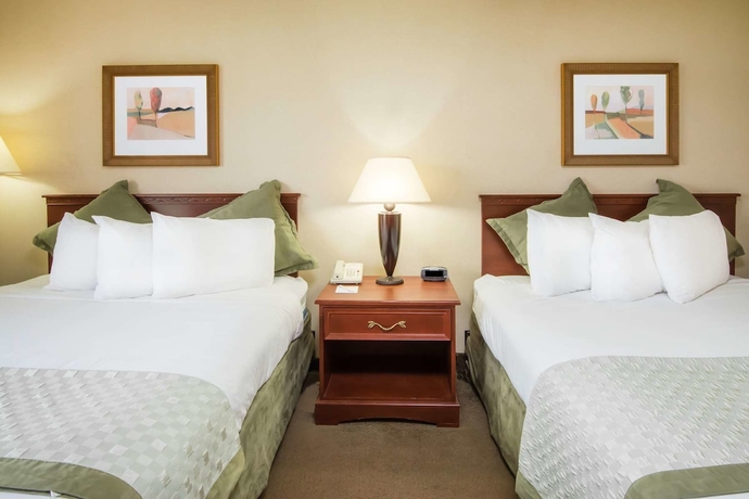 Imagen de la habitación del Hotel Wichita West Inn and Suites. Foto 10