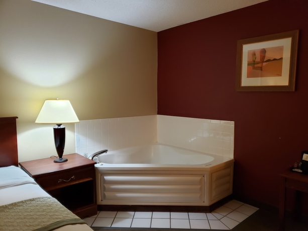 Imagen de la habitación del Hotel Wichita West Inn and Suites. Foto 14