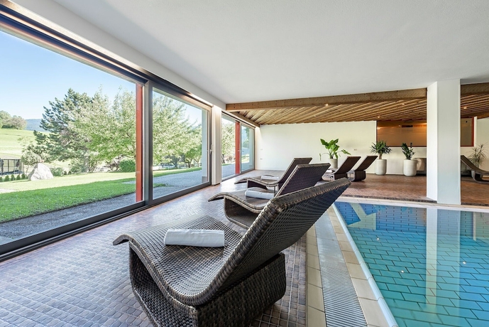 Imagen de la piscina del Hotel Wiedenhofer. Foto 15