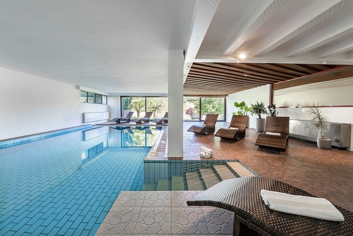 Imagen de la piscina del Hotel Wiedenhofer. Foto 16