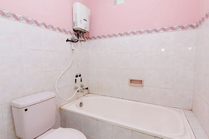 Imagen de la habitación del Hotel Wijaya 1 Kaliurang. Foto 12