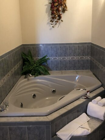 Imagen general del Hotel Wilbraham Inn. Foto 8