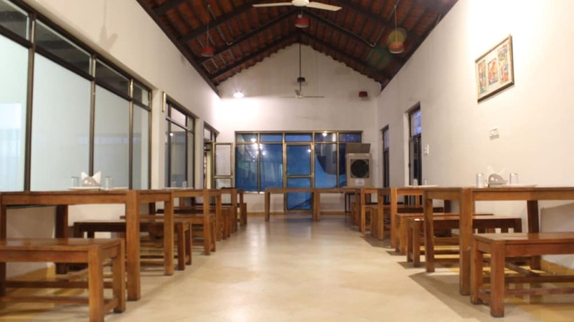 Imagen del bar/restaurante del Hotel Wild Mark Resort Kanha. Foto 16