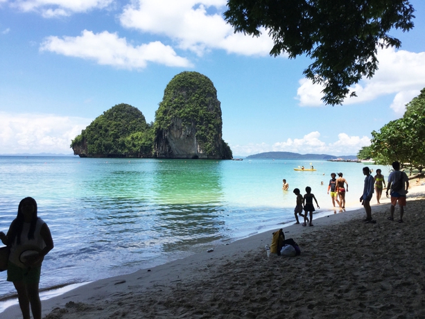 Imagen de los exteriores del Hotel Wild Orchid Krabi By Villa Cha Cha. Foto 2