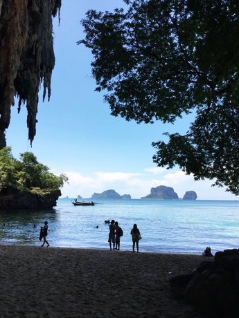 Imagen de los exteriores del Hotel Wild Orchid Krabi By Villa Cha Cha. Foto 11