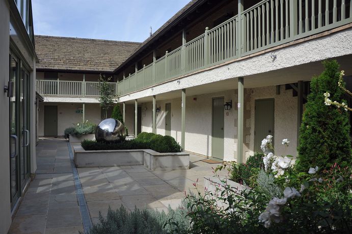 Imagen de los exteriores del Hotel Wild Thyme and Honey. Foto 14