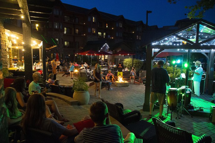 Imagen del bar/restaurante del Hotel Wilderness At The Smokies - Stone Hill Lodge. Foto 6