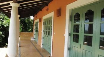 Imagen de los exteriores del Hotel Wildflower Villas. Foto 13