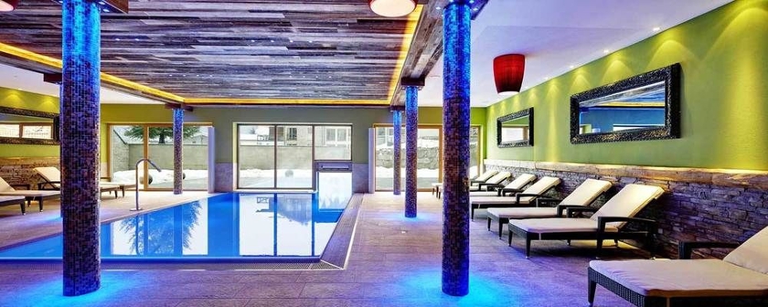 Imagen de la piscina del Hotel Wildkogel Resort. Foto 15