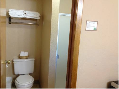 Imagen de la habitación del Hotel Wildwood Inn. Foto 9