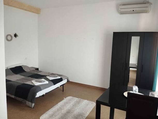 Imagen de la habitación del Hotel William. Foto 2