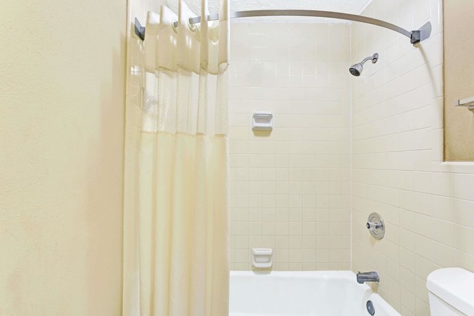 Imagen de la habitación del Hotel Williamsburg Suites. Foto 4