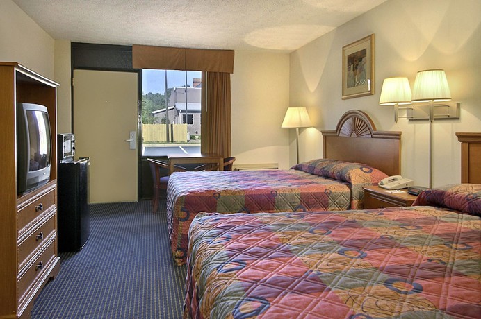 Imagen de la habitación del Hotel Williamsburg Suites. Foto 5