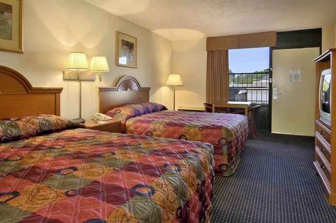 Imagen de la habitación del Hotel Williamsburg Suites. Foto 6