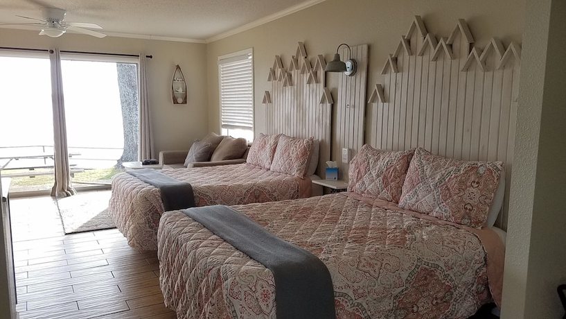 Imagen de la habitación del Hotel Willow Beach Resort. Foto 11