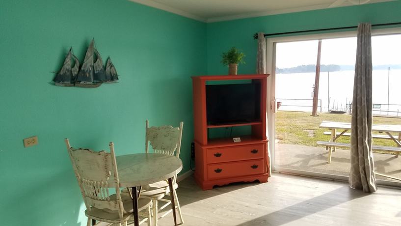 Imagen de la habitación del Hotel Willow Beach Resort. Foto 15