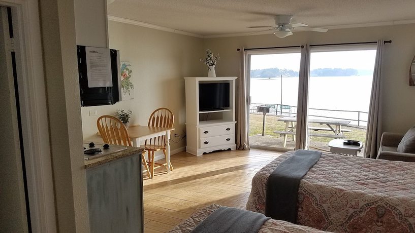 Imagen de la habitación del Hotel Willow Beach Resort. Foto 18