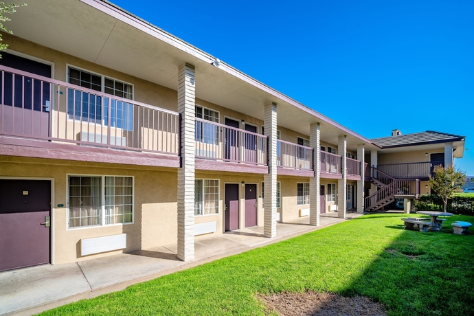 Imagen de los exteriores del Hotel Willow Tree Inn, Compton. Foto 9