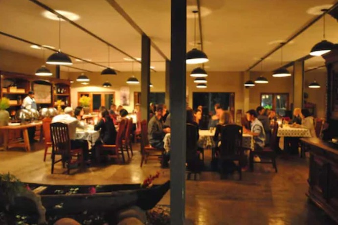 Imagen del bar/restaurante del Hotel Willows Boutique. Foto 2
